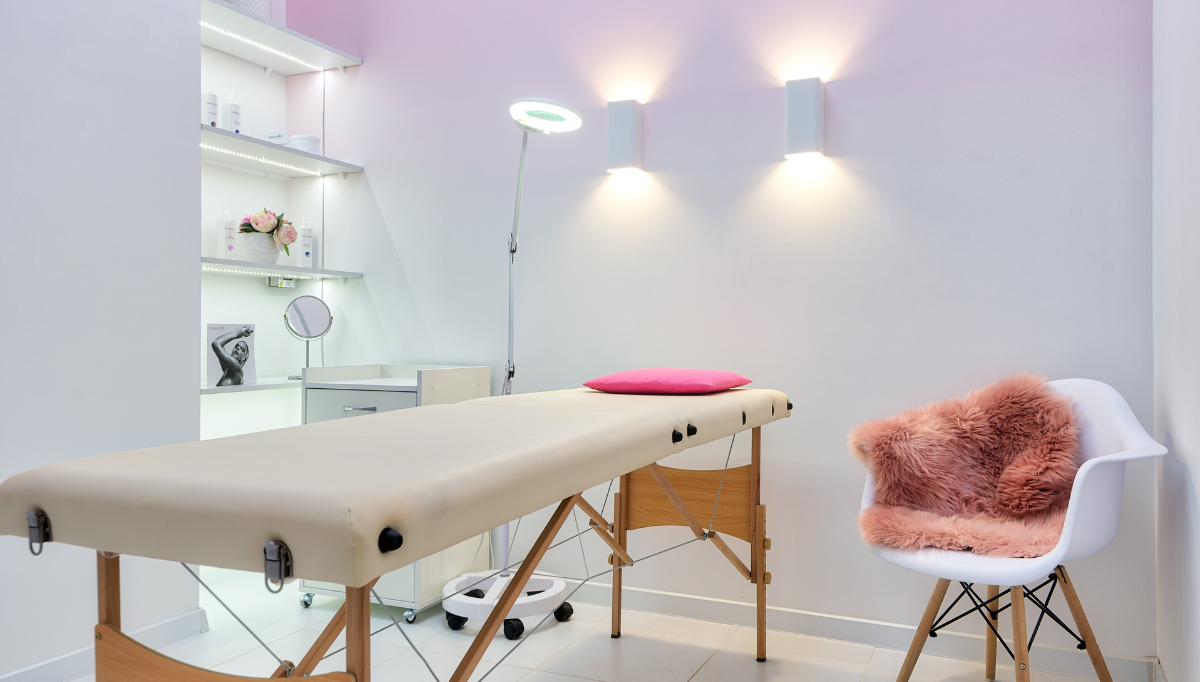 From Salon to Success: How Accredited Beauty Training Builds Trust and Loyalty